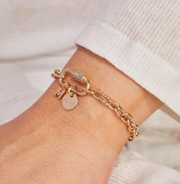 The beauty of a handcrafted jewel